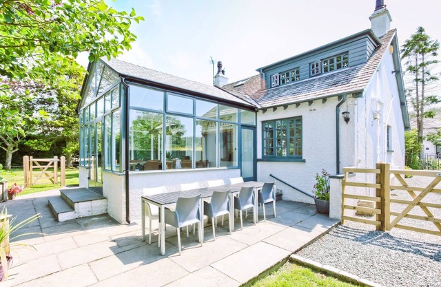 Weavers Cottage - Le meilleur chalet de vacances de luxe dans le village de Cartmel.