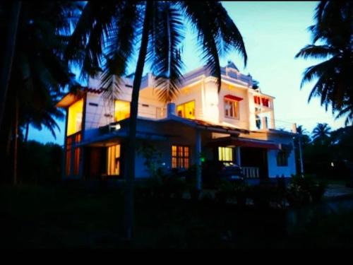 The big pineapple estate suites