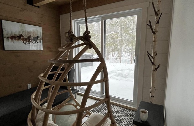 Chalet avec spa et foyer à 10 min. du Massif de Charlevoix
