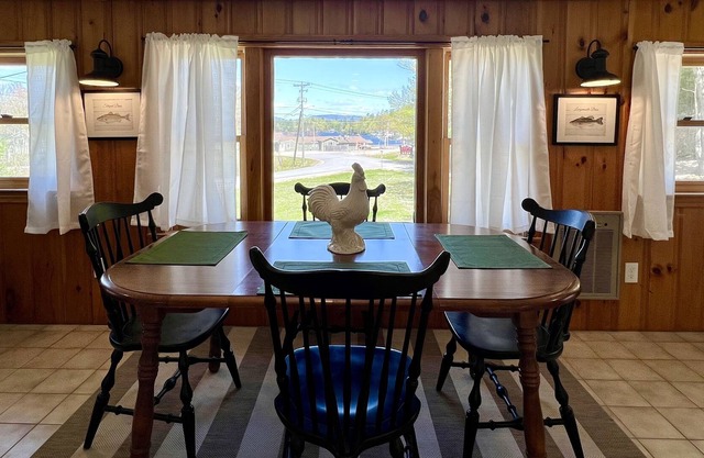 The Birchwood Cottages on Newfound Lake B - PRIME LOCATION- across from beach!
