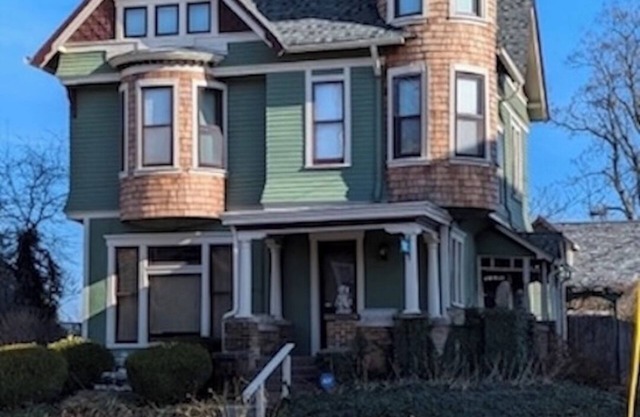 The Birdhouse on Meridian - Entire Property