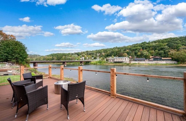 Riverfront Elegance in Foxburg