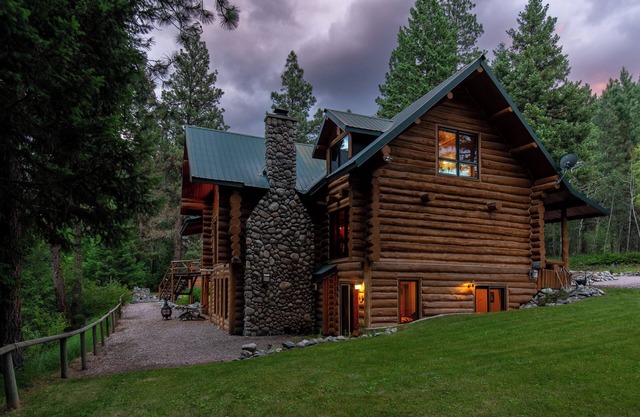 The Blue Damsel - enjoy sleeping to the peaceful sounds of Rock Creek
