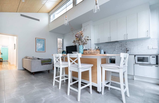 The Blue Door | Luxe Heritage 2BR Cottage in CBD