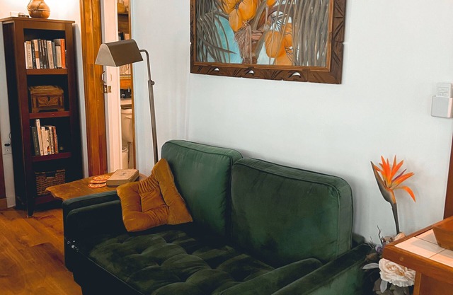 The Blue Heron Hideaway- 2-bedroom cottage in lovely Cross Creek, FL,