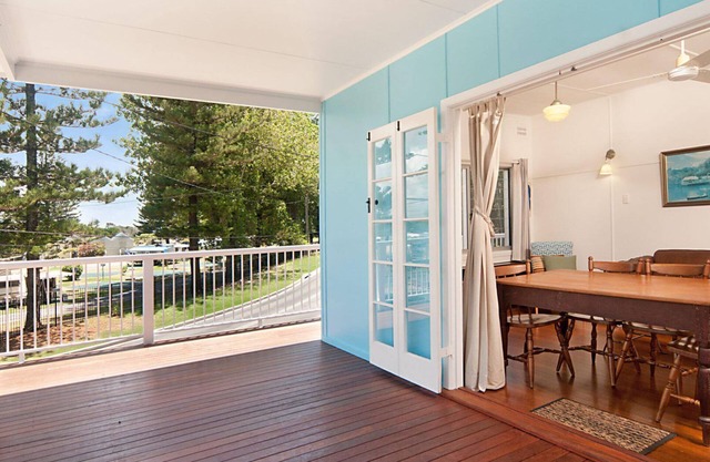La maison bleue - promenade plate à la rivière et à la plage