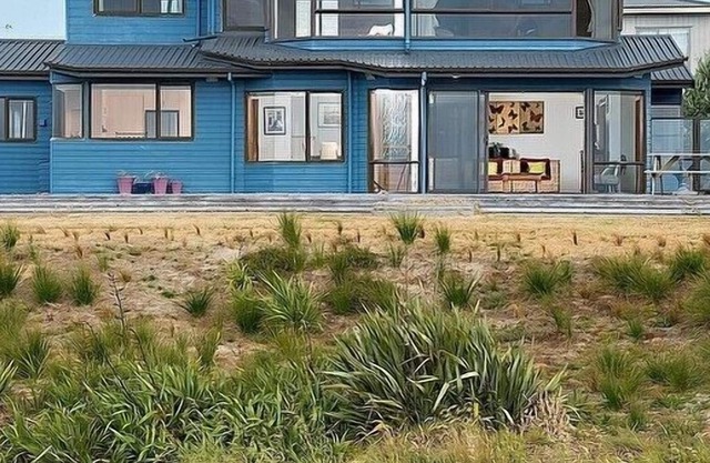 The Blue House - Papamoa Holiday Home, PAPAMOA BEACH