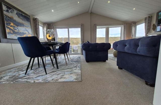 The Blue Lagoon 2 bedroom lodge with hot tub