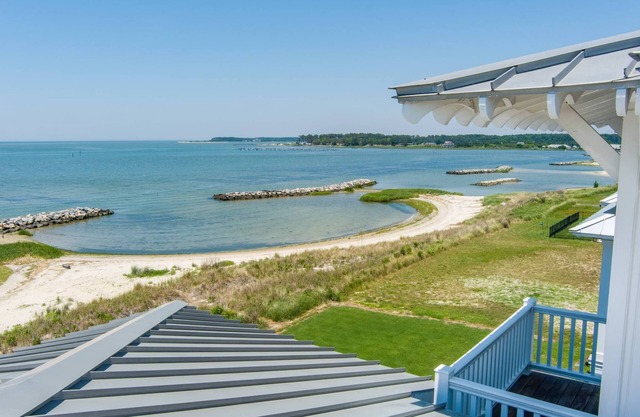 Welcome to the Blue Pearl the only Waterfront Vacation Rental in town