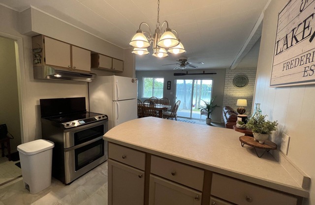 The Bluegill Lake House- A Peaceful and Relaxing Getaway