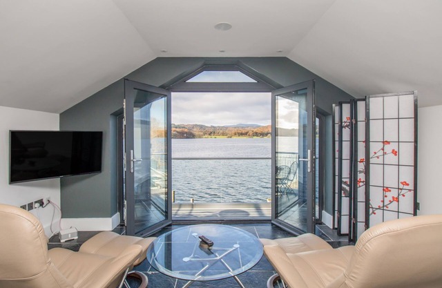 La maison de bateau à Louper Weir, BOWNESS-ON-WINDERMERE