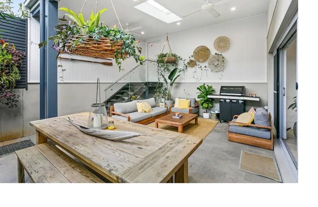 The Boathouse/ Luxury Home/4mins walk Marina/Shops