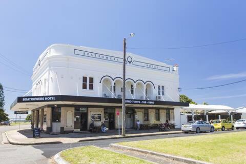 The Boatrowers Hotel