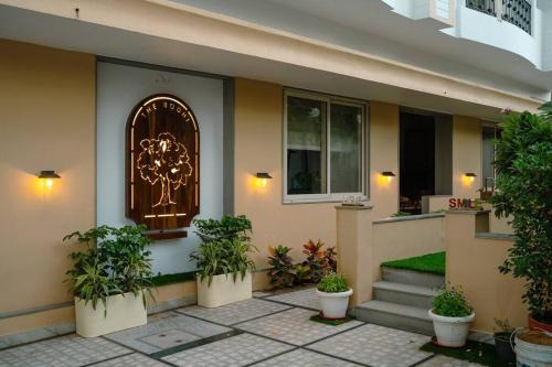 The Bodhi, 5bhk apt, central
