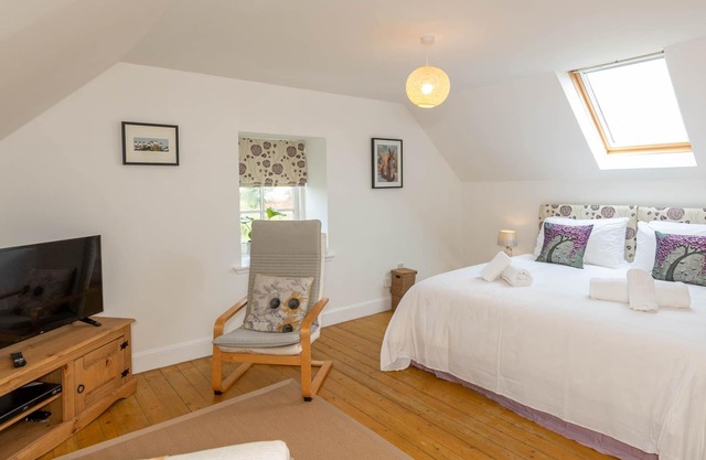 The Bothy at Easter Bendochy Perthshire - sleeps 2 guests in 1 bedroom