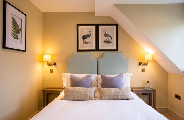 The Bottle & Glass Inn - Barn View - Room 2