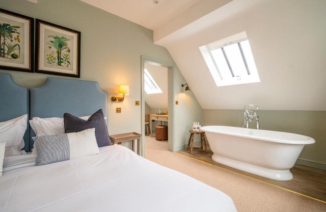 The Bottle & Glass Inn - Deluxe Room - Room 3