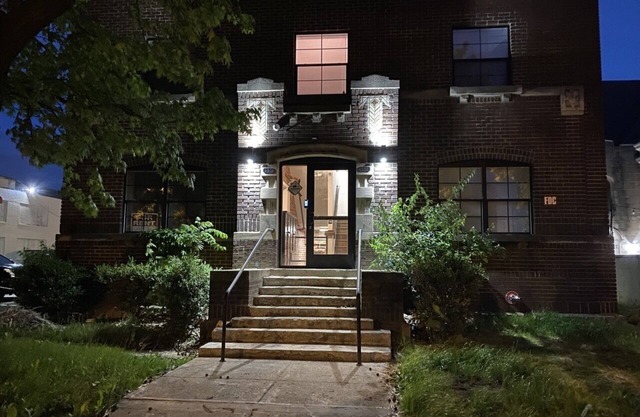 The Broad Apt - Downtown - Pool Table Pet-friendly