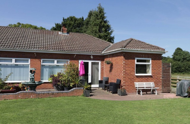 Le Bungalow, DUNNINGTON