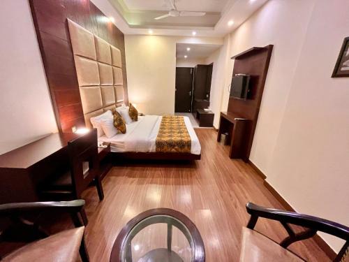 The Bunkk Inn Hotel & Restaurant