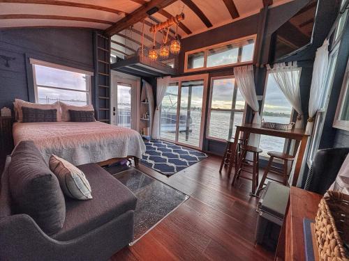 The Burrow-a floating cabin