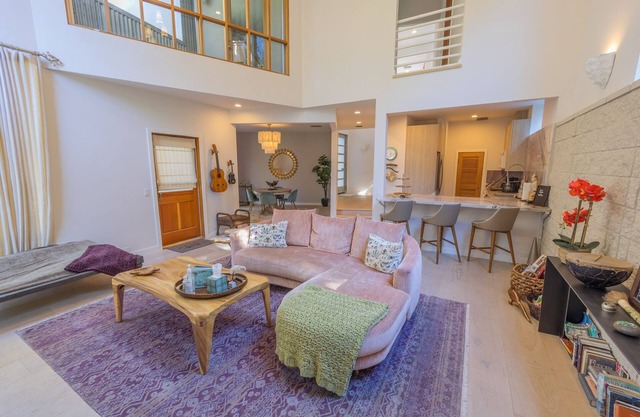 The Butterfly House- Malibu Hillside Retreat Under the Stars
