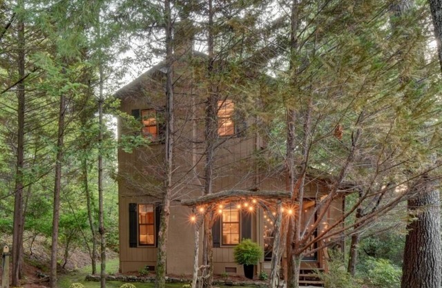 The Cabin and Carriage House
