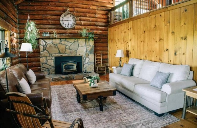 The Cabin at Sleepy Hollow Farm