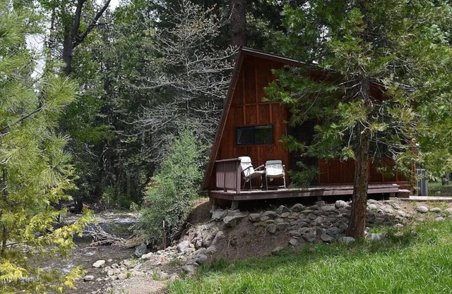 The Cabin - Winter Couples retreat NO AiRBNB Fees!