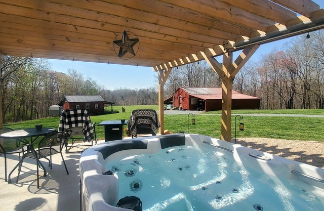 The Cabin - The Hot Tub is Ready! Get Cozy Time!!