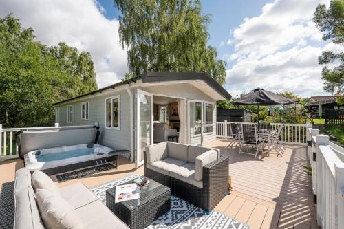 The Cabin, Ufford