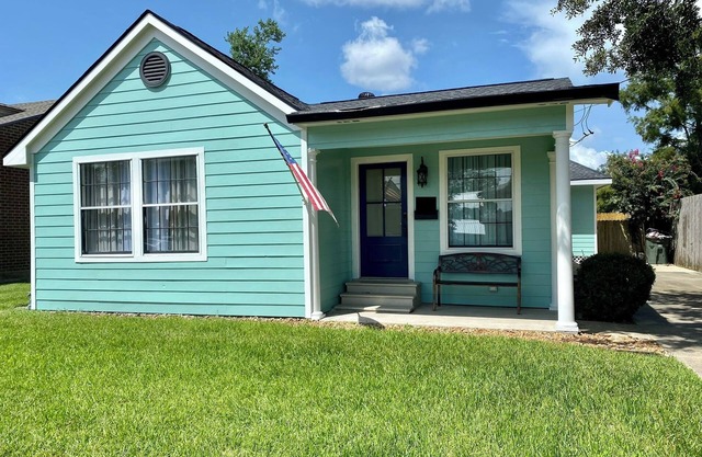 The Cajun Cottage - Downtown Cottage
