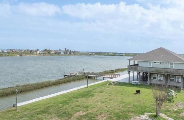 The Camp House on Saltwater Lake
