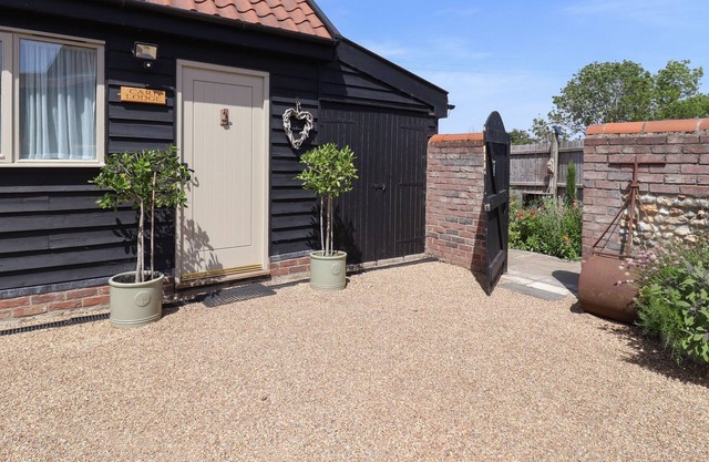 The Cartlodge, HARLESTON