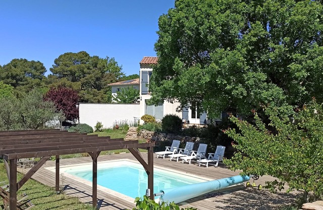piscine privée - climatisation - grand jardin ombragé