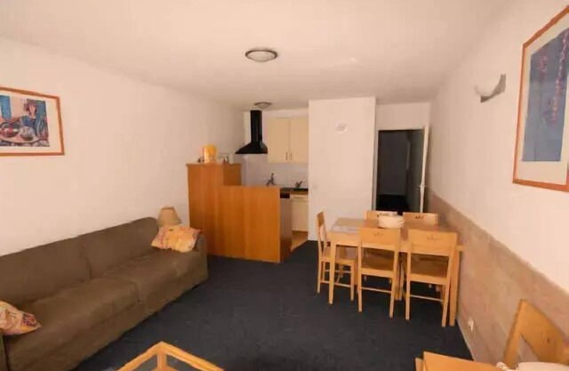 2 Pièces pour 6 Personnes