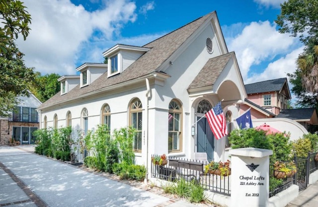 The Chapel Compound by Avantstay 3 Home Buyout w/ Hot Tub In Fantastic Charleston Location!