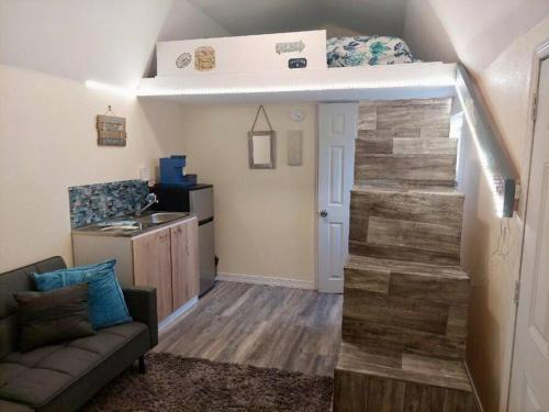 The Charming private cottage by the Beach