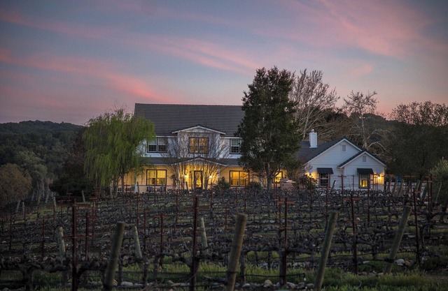 The Clark House is the perfect 5-bedroom house to escape & relax for a getaway!