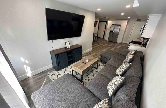 The Classic Suite: 2BR close to NYC