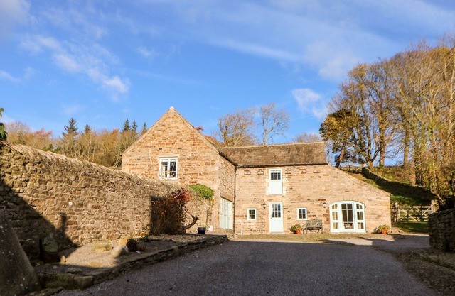 THE COACH HOUSE, pet friendly in Frosterley