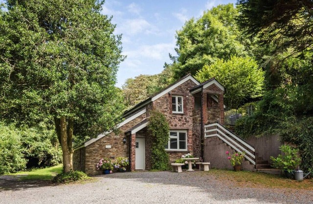 Le Coach House à Lower Coombe Royal - idéal pour les familles / amis. Les chiens sont les bienvenus.
