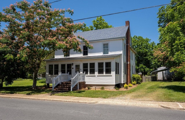 "The Coastal Gem" - Historic Manteo
