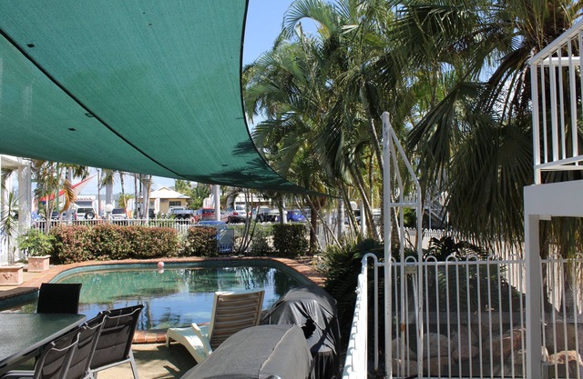 The Colonial Rose Motel