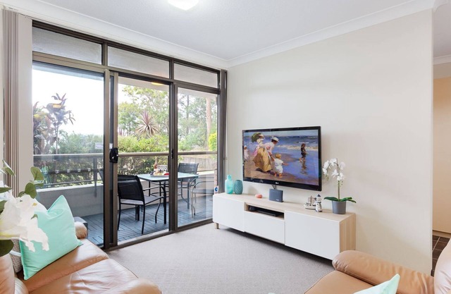 The Commodore 22 9 Donald Street