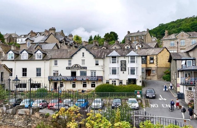 The Commodore Inn