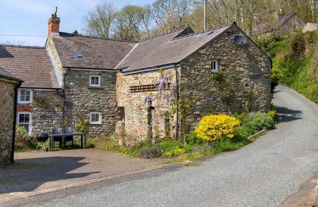 Le moulin à maïs situé à la périphérie du minuscule village de Solva faisait autrefois partie d'un ancien