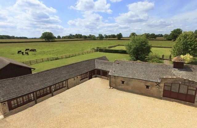 The Cotswold Manor House, bain à remous exclusif, granges de jeux et d'��vénements, 70 acres de parc