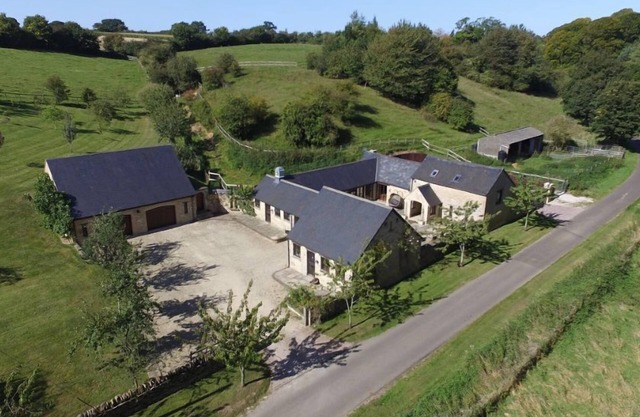 The Cotswold Manor Wychwood, avec bain à remous, Games Barn, 3 acres de parc