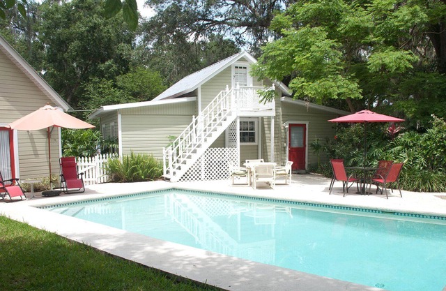 The Cottage at Country Retreat - une oasis charmante, idyllique et accueillant les animaux de compagnie